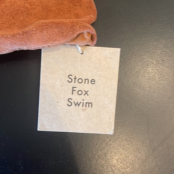 Stone Fox Swim Bikini top - Picture 2 of 3